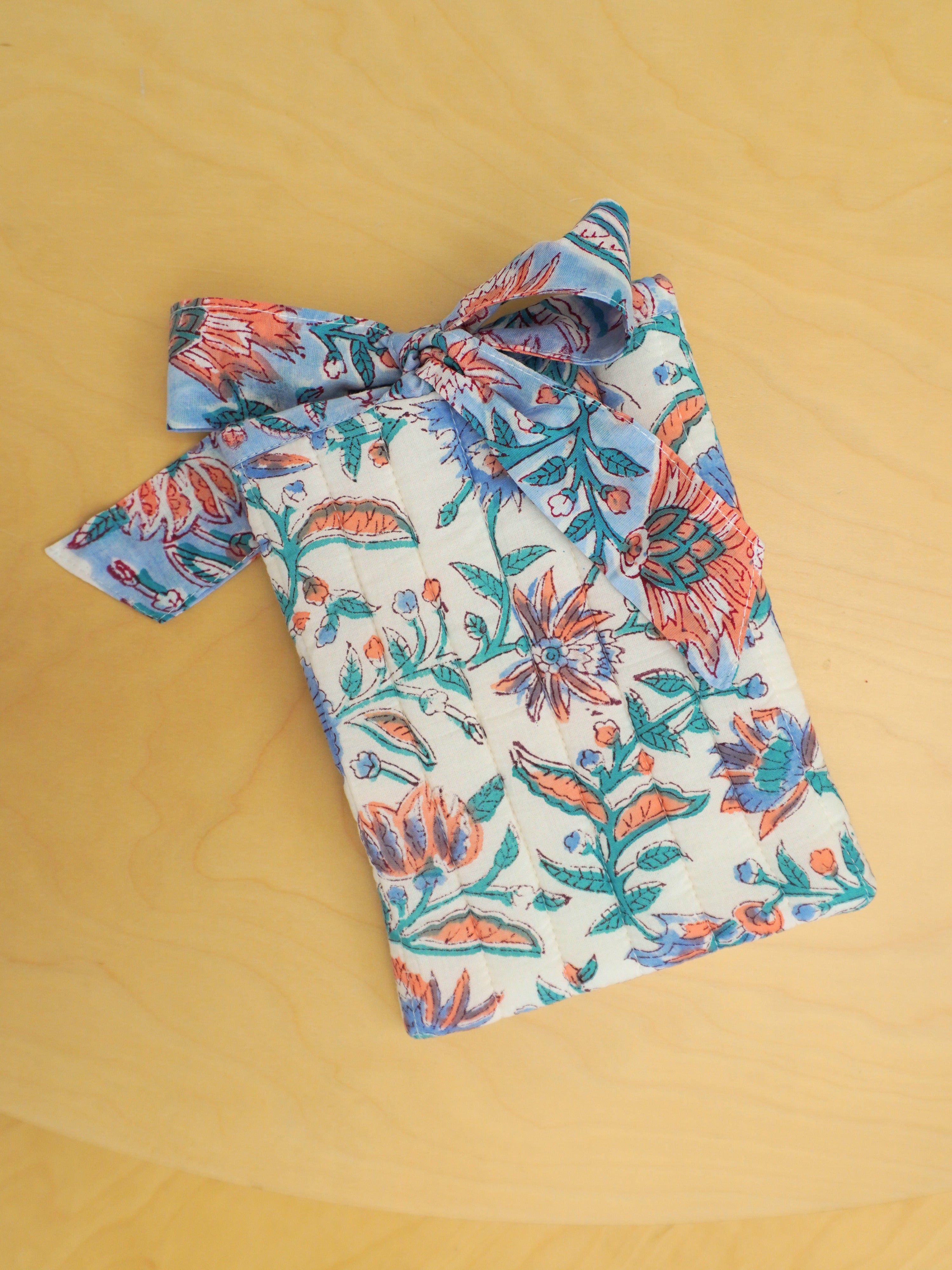kindle sleeve - blue floral